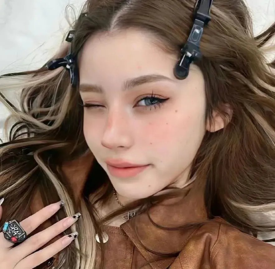 泰芮丝的寂爱人生封面
